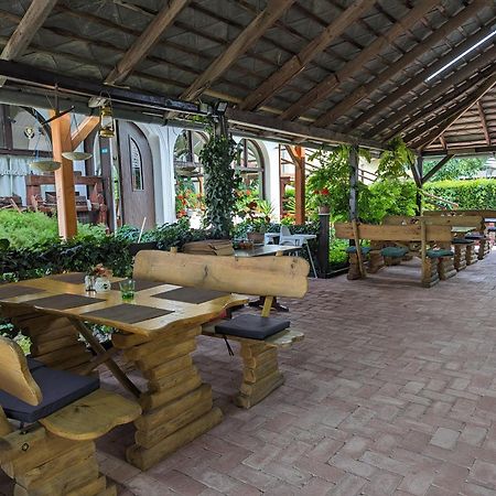 Margareta Etterem Es Vendeghaz Gasthaus Balatonberény Exterior photo